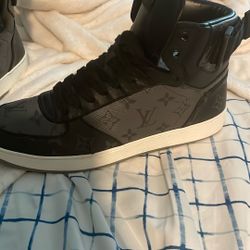 Louis Vuitton, Shoes size 8