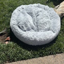 Dog Bed Super Soft & Cozy Brand New Medium Size 