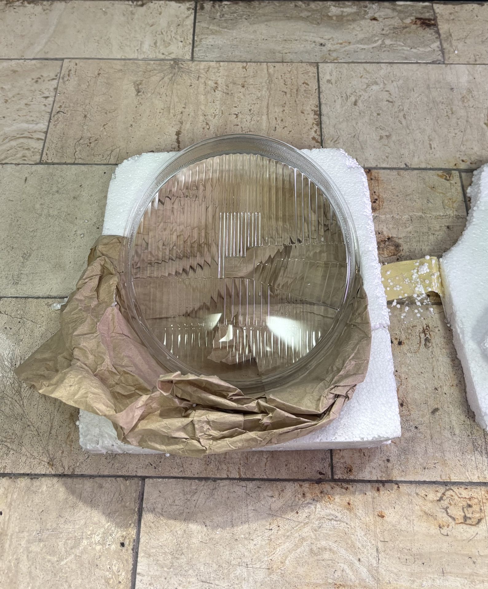 PORSCHE 911 H4 HEADLIGHT LENS OEM 911(contact info removed)0 911 631 927 00