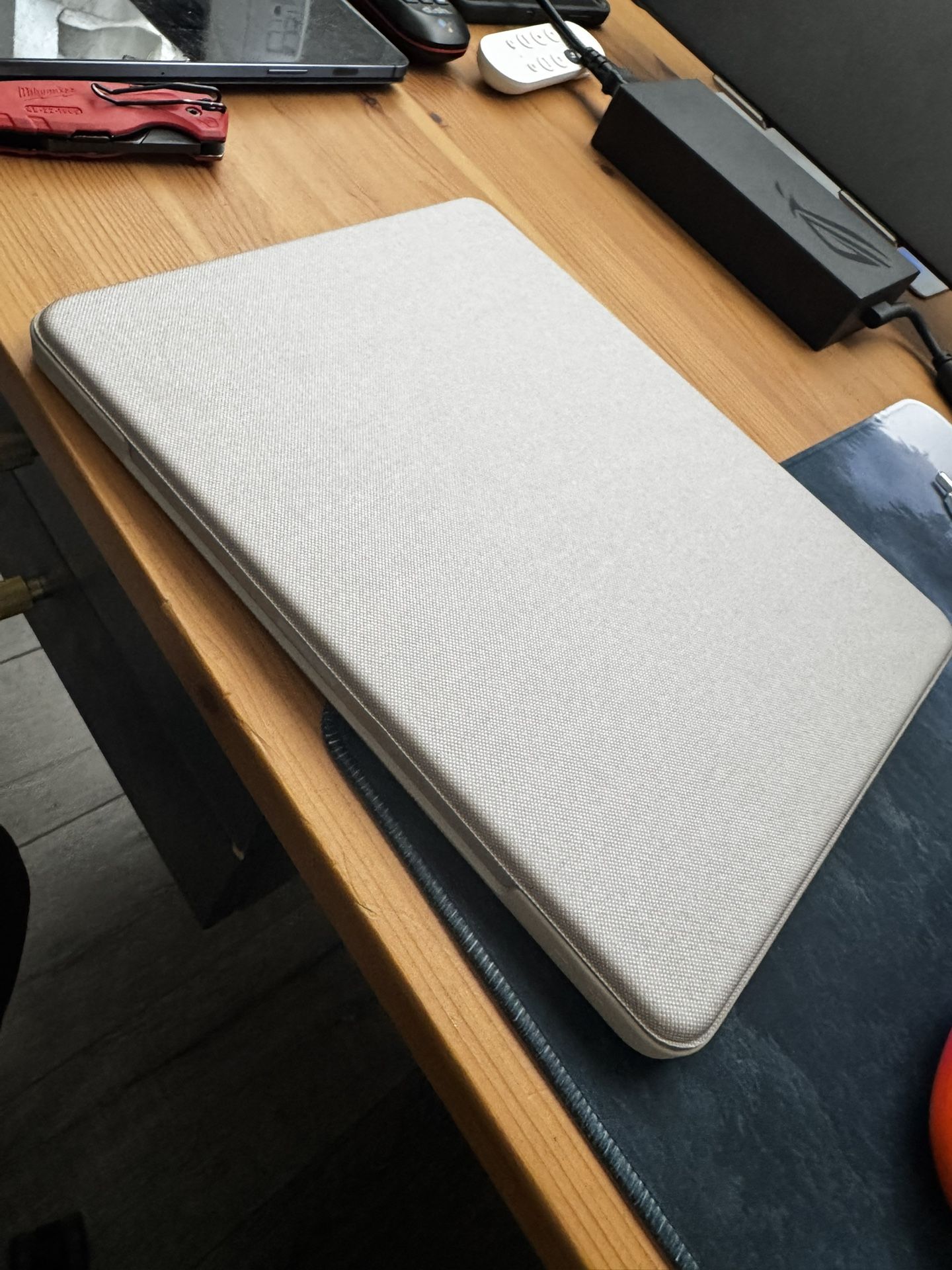 iPad Pro (12.9 Inch 6th Gen) 128 GB, WiFi And Cell