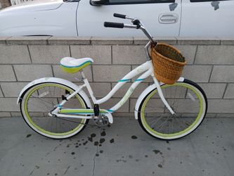 Women's 26" oc northrock beach cruiser with basket