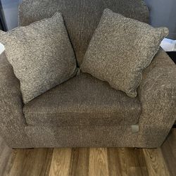 Chair Fairly New Hardly Been Say On