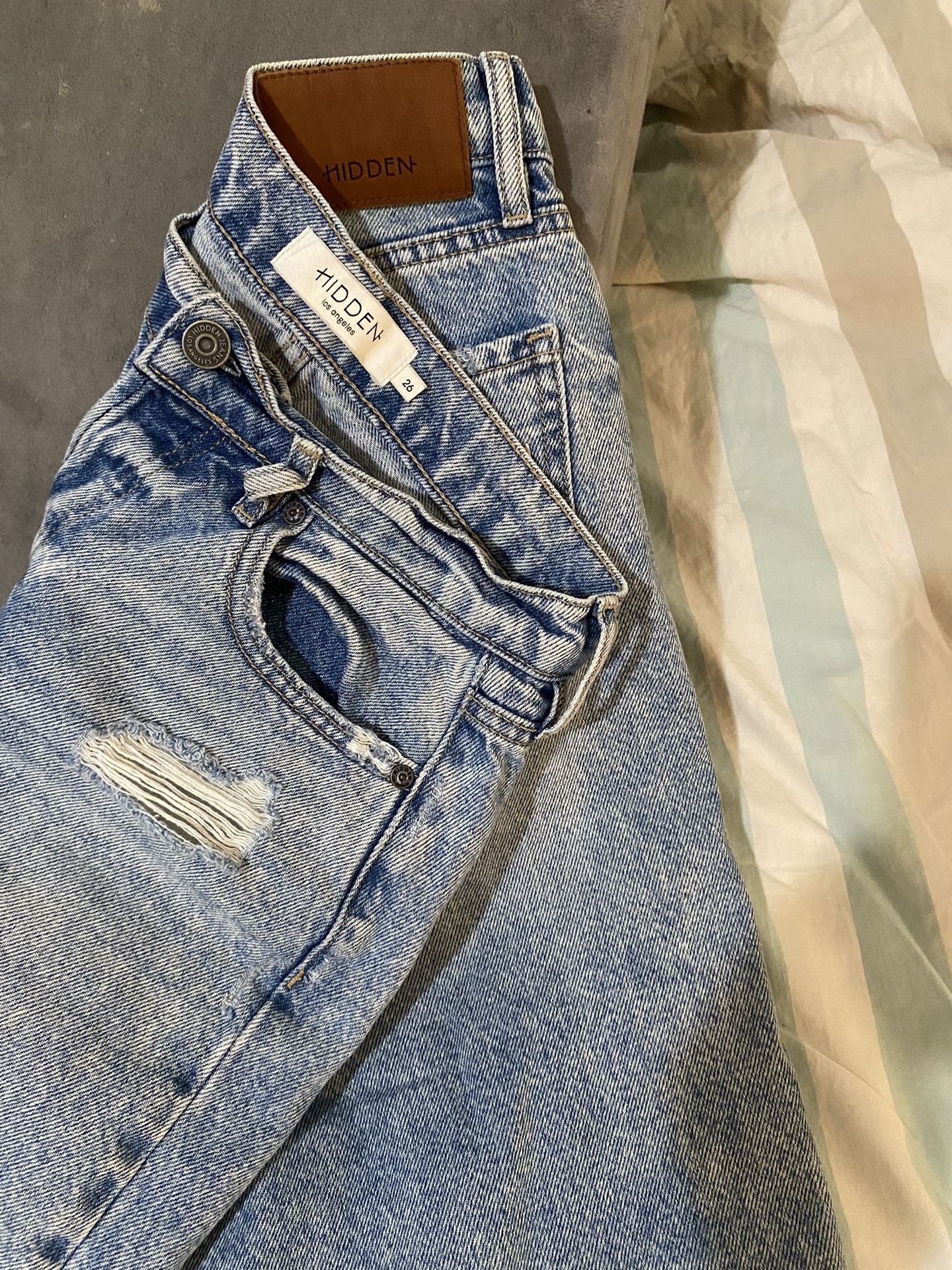 Hidden Distressed High Rise Wide Leg 26 Jeans