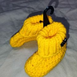 3-9 Months Crocheted Baby Booties • Crocheted By Me!