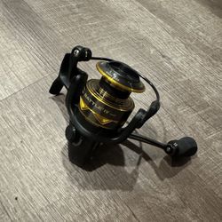 New Penn Battle IV 3000 Salt Water Spinning Fishing Reel. 