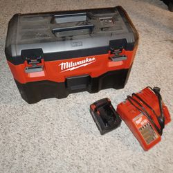 Milwaukee M18 2 Gallon Vaccum With Battery And Charger