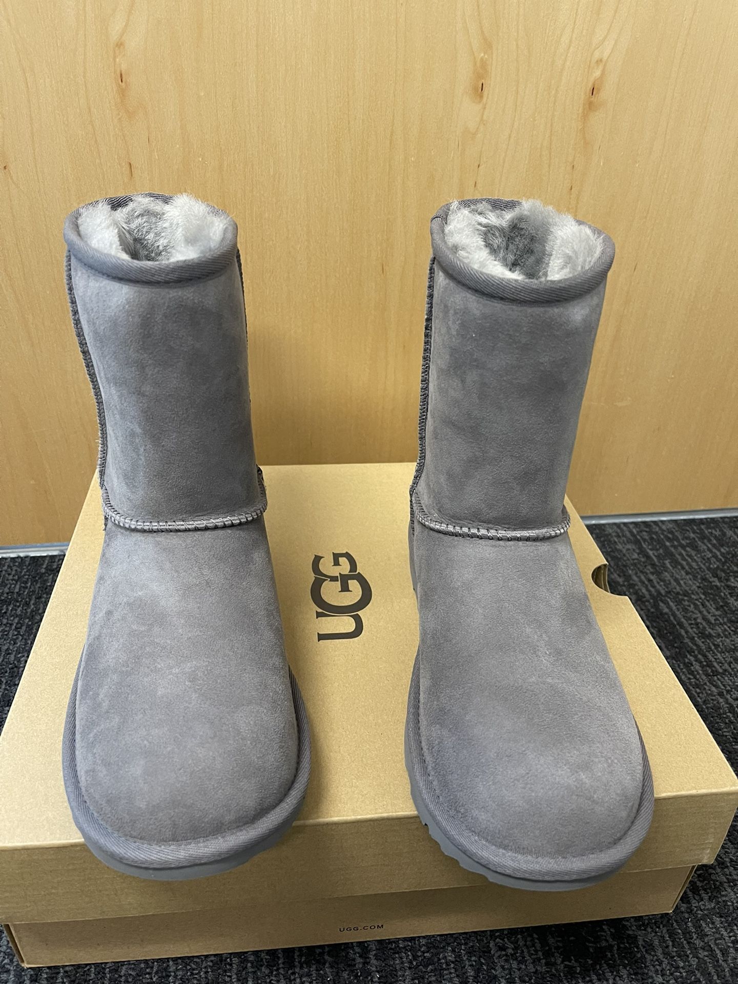 100% Authentic Brand New in Box UGG Classic Short Boots Women