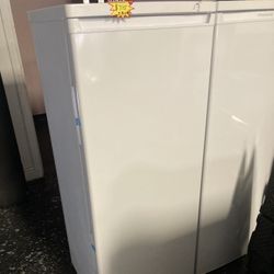 Frigidaire Freezer 🥶🥶🥶