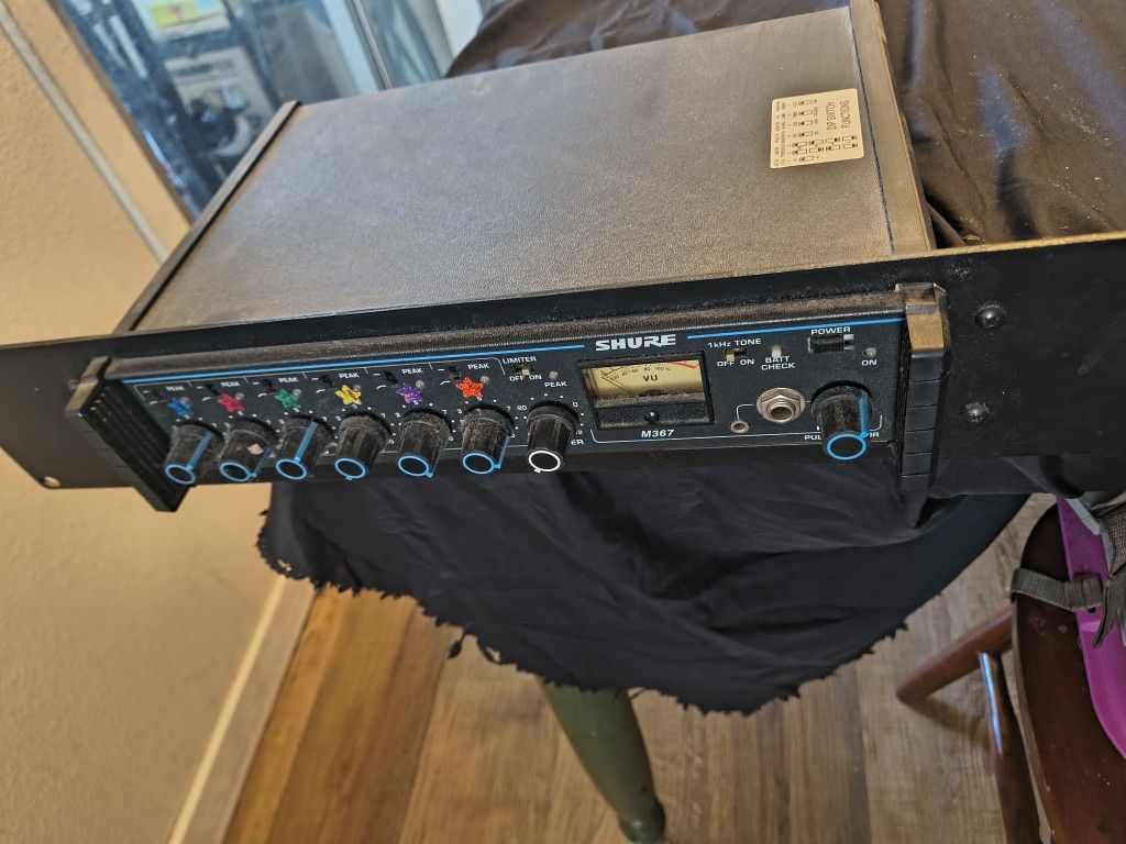 Shure M367 6-Channel Field Mixer – Vintage Pro Audio Mic Mixer
