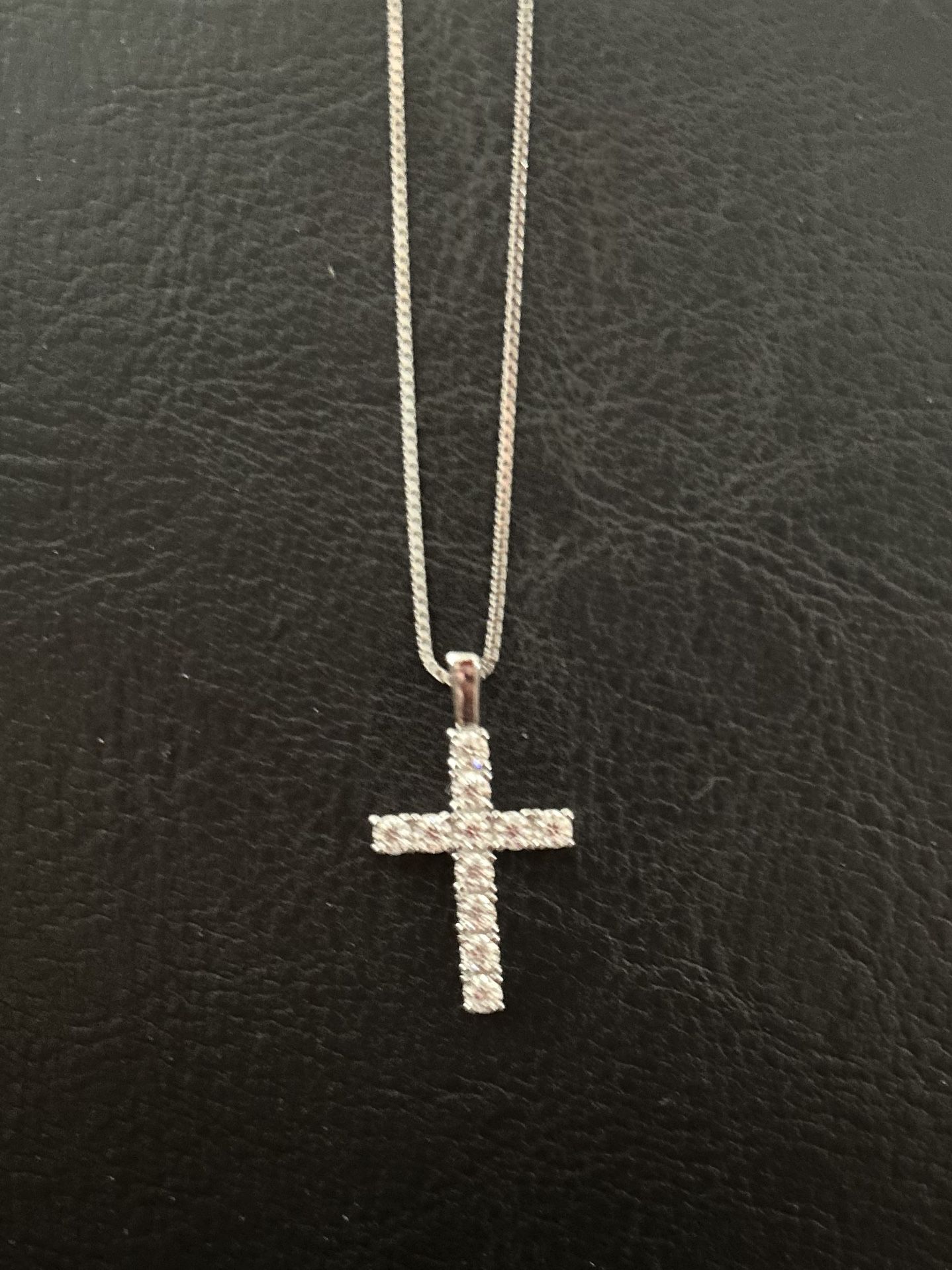 Womans Necklace With Cross Pendant 