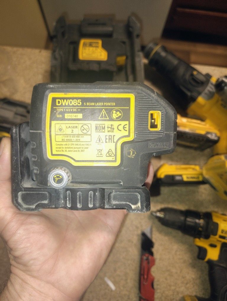DeWalt 5 Beam Laser Pointer Battery Powered