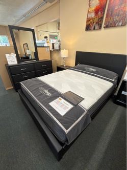 4pc Black faux leather Queen bedroom set