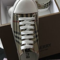 burberry shoes never worn new