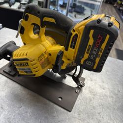 DeWalt #DCS578- 60V Brushless 7-1/4” Circular Saw with One 6AH FlexVolt Battery, No Charger