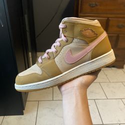 Jordan 1 Mid Hare GS