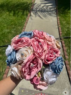 Corona y ramo de quinceañera