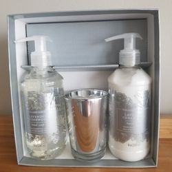 Williams Sonoma Guest Set/Lavender Cedarwood 