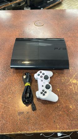 PlayStation 3 super slim w/ one controller