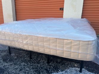 Queen size naturepedic organic mattress new