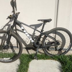 Trek Marlin 5 Mountain Bike