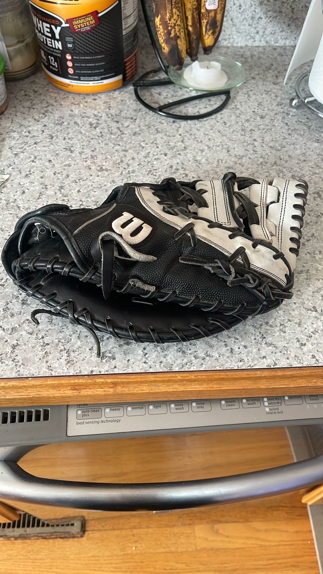 Wilson A2000 12 Inch First Baseman’s Glove