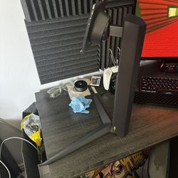 2 Monitor Mounts MSI & LG 27’ Inch