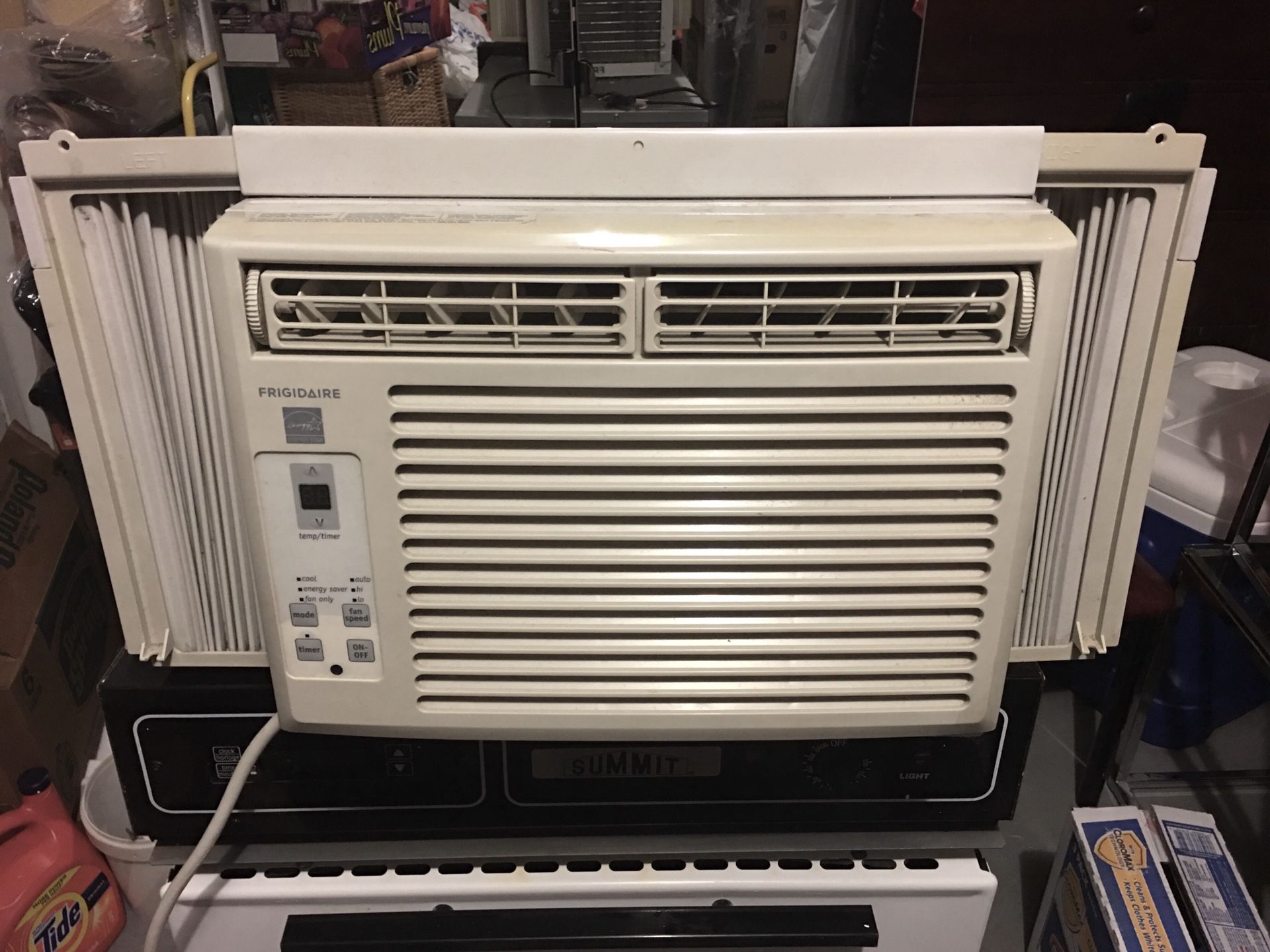 Frigidaire FRA054XT7 5,000 BTU 115V Window-Mounted Mini-Compact Air Conditioner with Full-Function Remote Control
