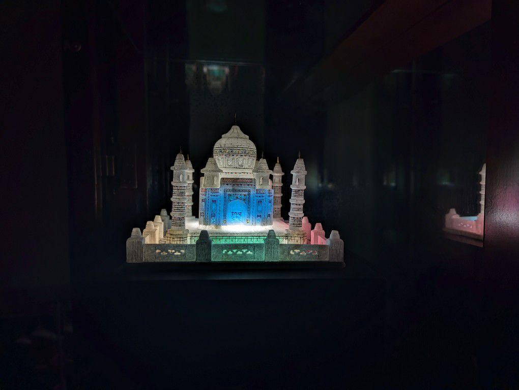 Handmade White Marble Taj Mahal Collectible Replica