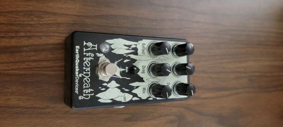 Earthquaker devices Afterneath V3