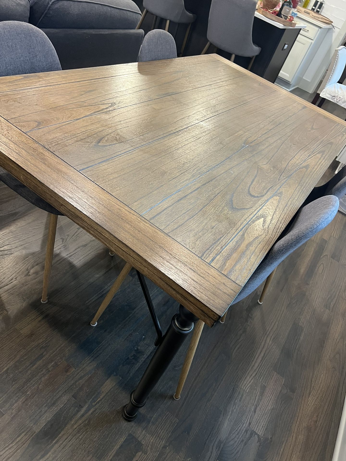 Wooden Dinning Room Table