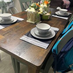 Kitchen Table & 4 Chairs