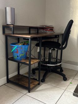 Computer desk
