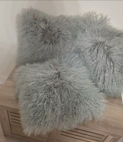 Dyed curly lamb fur pillows. Pack of 3