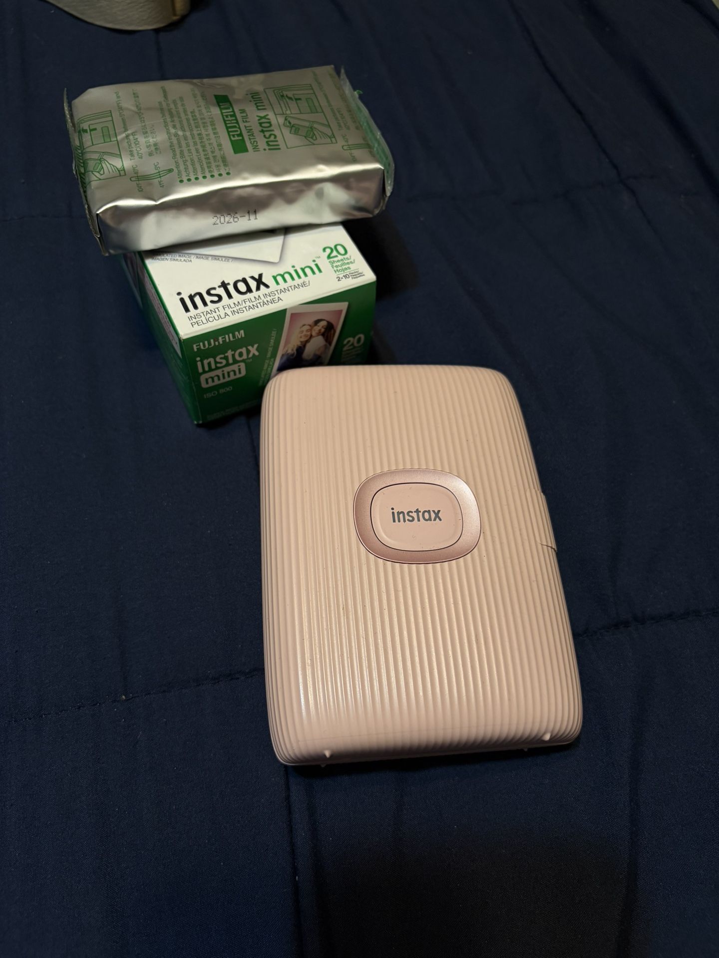 Pink Bluetooth Fujifilm Instax Mini 