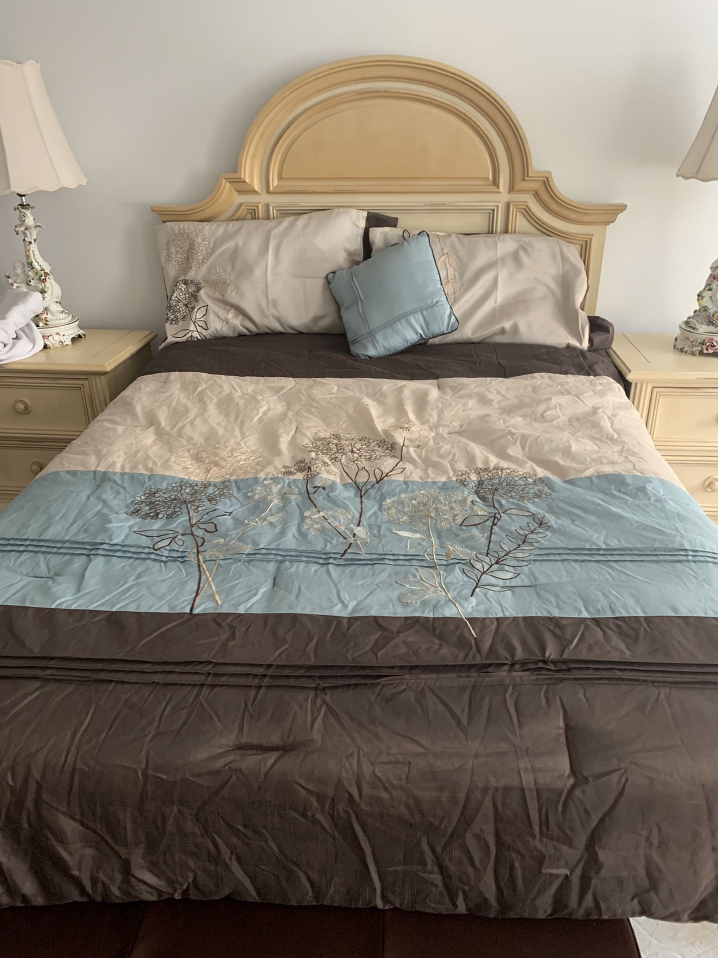 Beautyrest Queen Bed