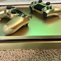 PS4 Gold edition Excellent Condition 