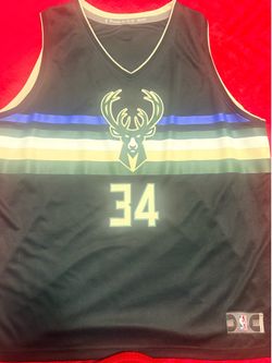 Giannis Antetokounmpo jersey (3XL)