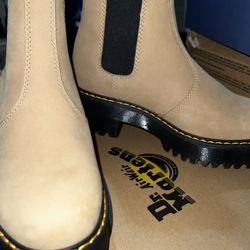 Dr. Martens 