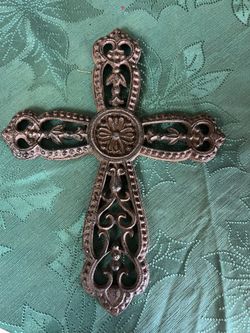 Vintage Brown Metal Cross. $20