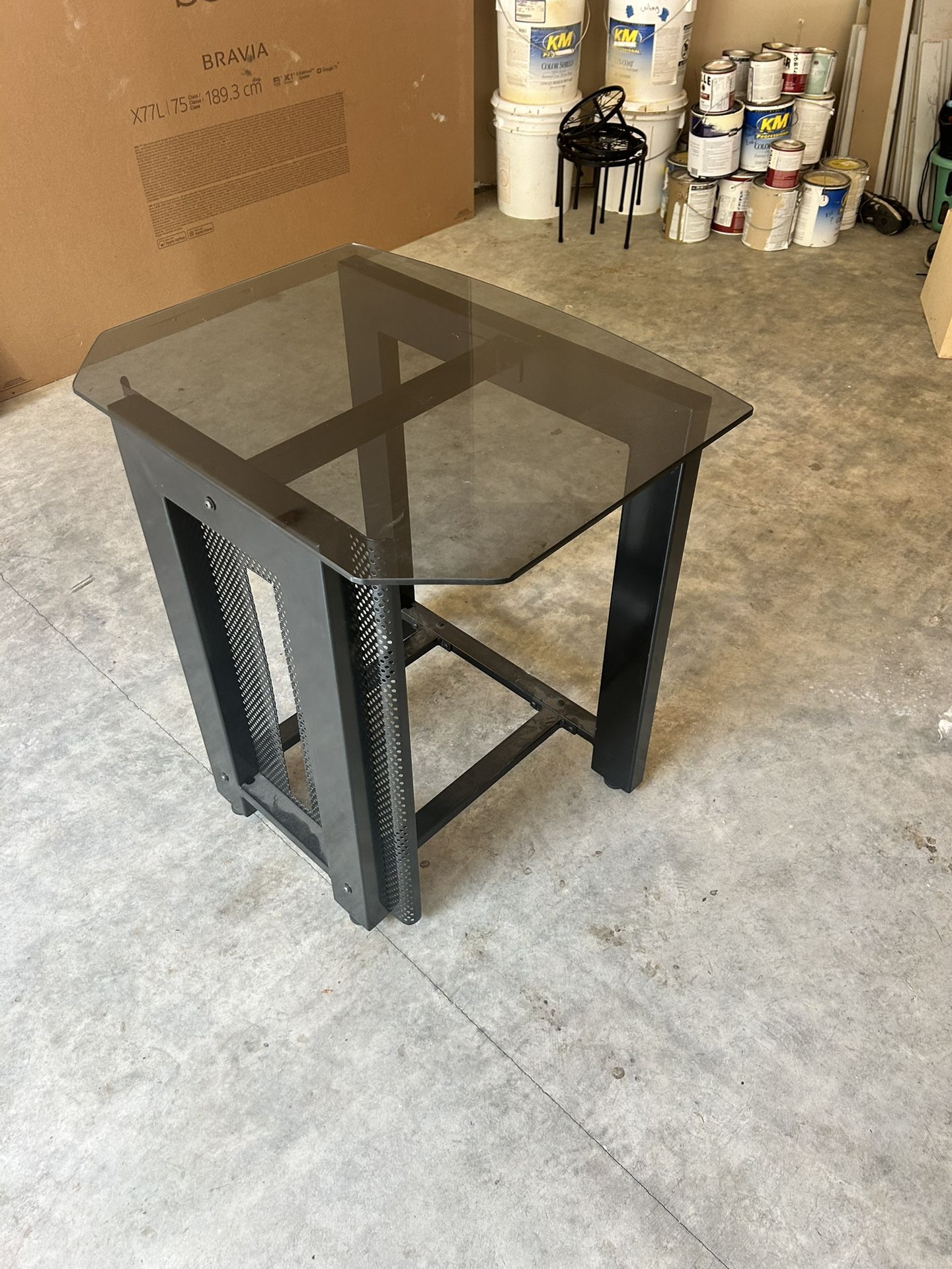 Stereo Stand