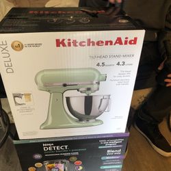 Kitchen Aid Deluxe Tilt Head Stand Mixer 