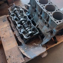 Toyota Pickup 22r 22RE Parts