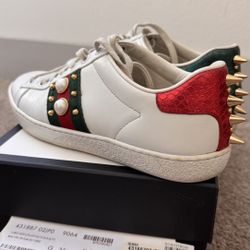 GUCCI Spike Sneakers 35.5