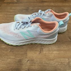 New Balance Fresh Foam Arishi V4 Shoes. Size 10.5 W/ 9M
