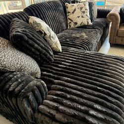 Absolutely Gorgeous Sectionals Only @ FURNITURE LOVE ❤️ Same Day Delivery 🚚 