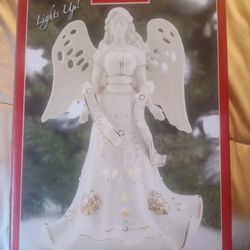 Lenox Florentine & Pearl Collection lighted angel figurine