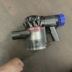 Dyson V8 For Parts 