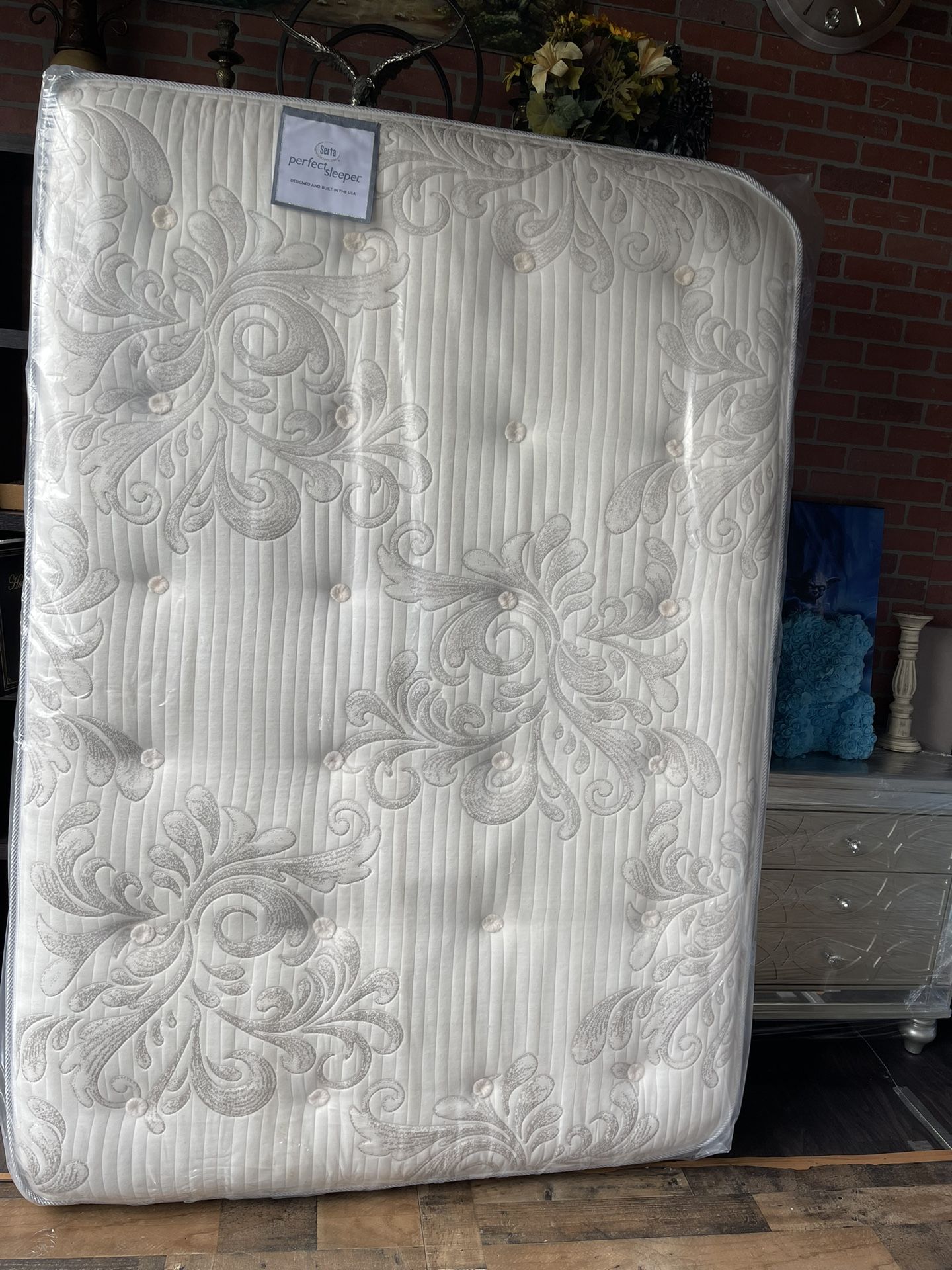 Full Pillow Top Mattress Serta