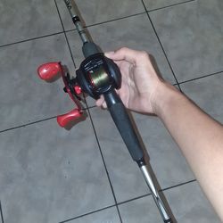 Abu garcia vengeance rod and blackmax baitcaster combo