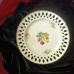 FLORAL PLATE HAND PAINTED M/K (With Holder)